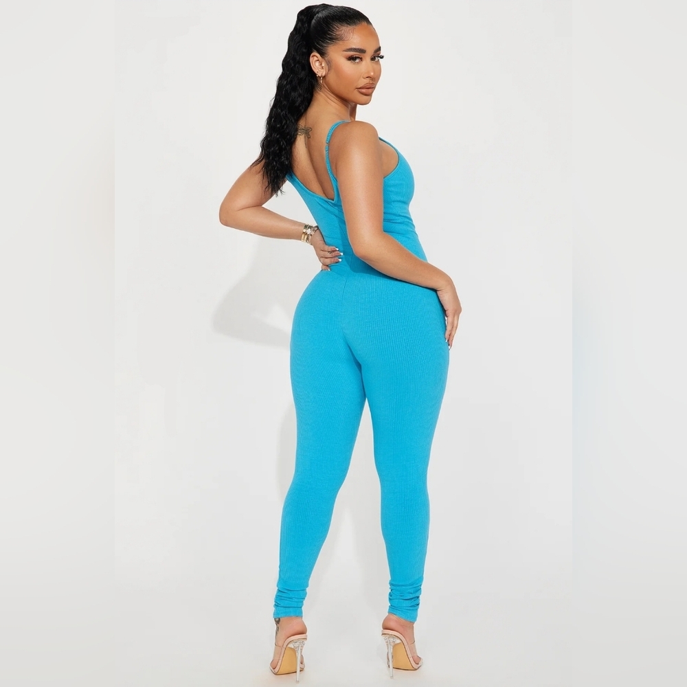 🔵 MEDIUM Turquoise Jumpsuit